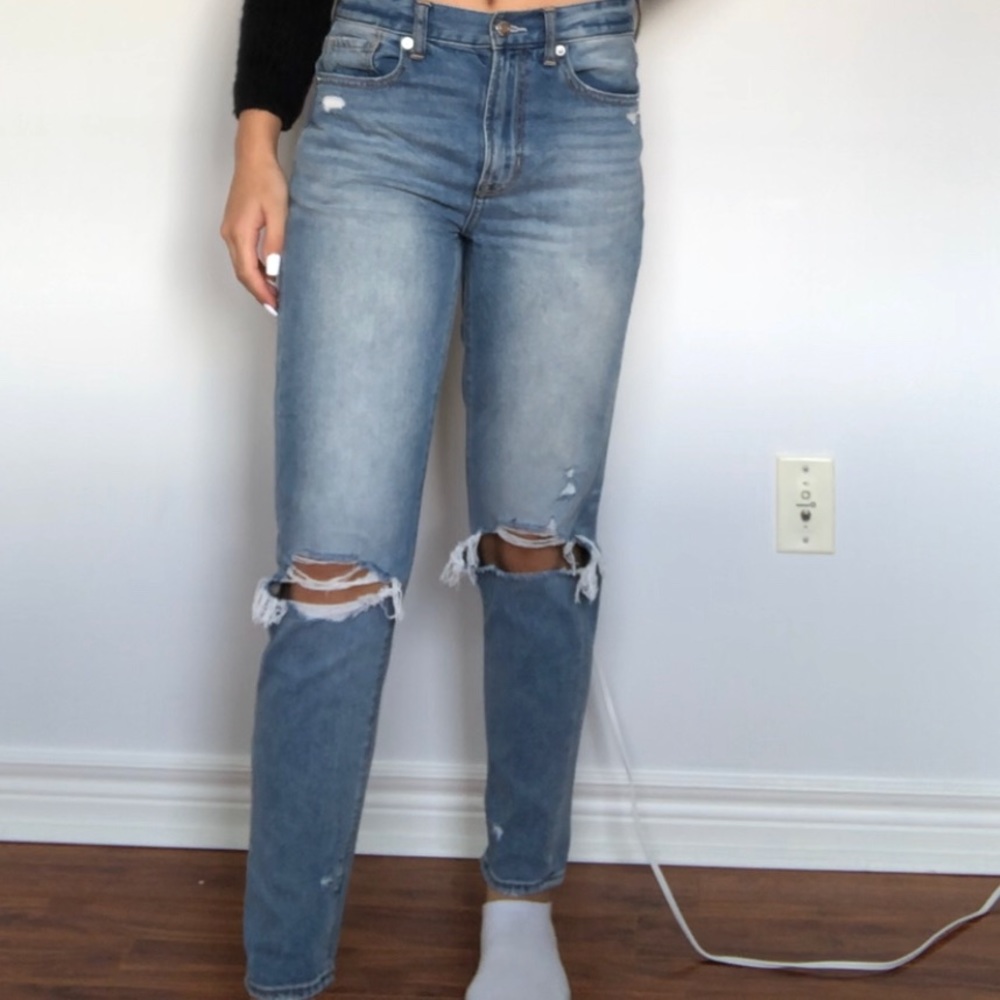 American Eagle distressed jeans